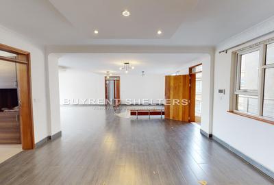 3 Bed Apartment with En Suite at Parklands - 4