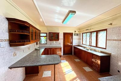 4 Bed Townhouse with En Suite in Westlands Area