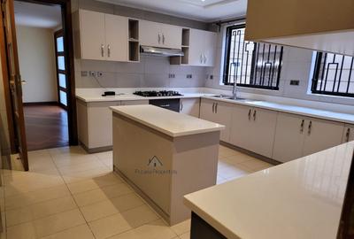 5 Bed House with En Suite in Lavington