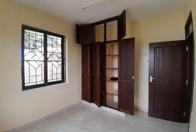 3 Bed Apartment with En Suite in Tudor - 4