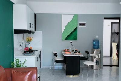 Studio Apartment with Swimming Pool at Wanyee Rd - 4