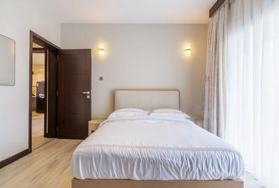 Furnished 2 Bed Apartment with En Suite in Riverside - 4