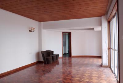 5 Bed Apartment with En Suite at Parklands