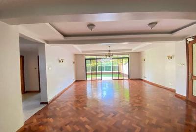 3 Bed Apartment with En Suite at Riverside Gardens - 4