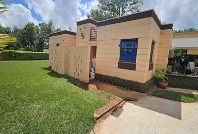 5 Bed House with En Suite in Runda - 2