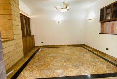5 Bed Villa with En Suite at Convent Drive - 4