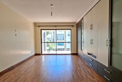 4 Bed House with En Suite at Grevillea Grove - 4