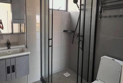 2 Bed Apartment with Gym in Riverside
