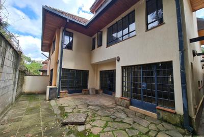 5 Bed Townhouse with En Suite at Spring Valley