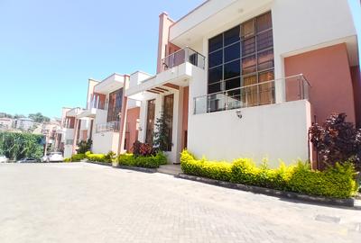 5 Bed Townhouse with En Suite at Lavington Green - 3