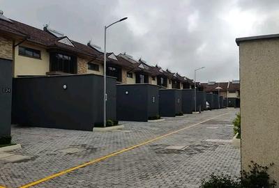 4 Bed House with En Suite in Syokimau - 2