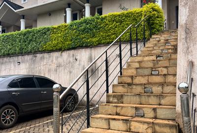 4 Bed Townhouse with En Suite in Kitisuru - 2