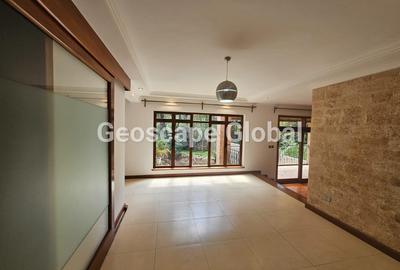 5 Bed Townhouse with En Suite in Lavington - 3