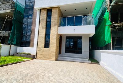 4 Bed Villa with En Suite at Eastern Bypass