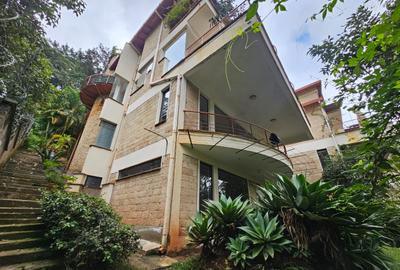 5 Bed House with En Suite in Gigiri