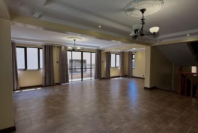 5 Bed Townhouse with En Suite in Lavington - 2