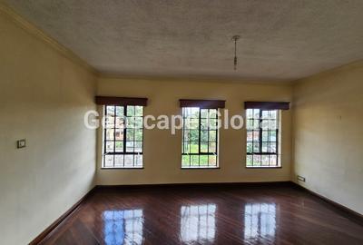 5 Bed Townhouse with En Suite in Spring Valley - 4