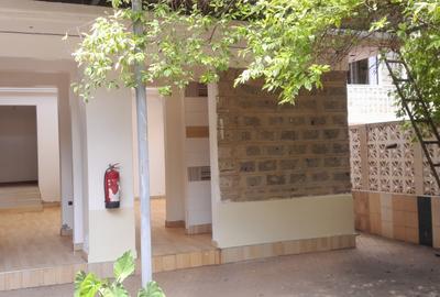 2 Bed House with En Suite at Nyari - 3