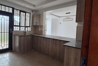 4 Bed House with En Suite at Eastern Bypass - 3