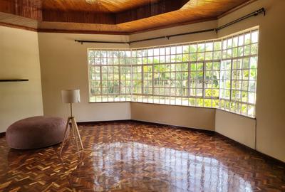 5 Bed House with En Suite in Runda - 3