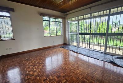 5 Bed House with En Suite in Runda - 2