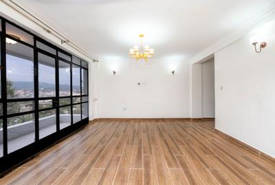 2 Bed Apartment with En Suite at Hill Top Road - 2