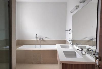 5 Bed Townhouse with En Suite at Lavington - 3