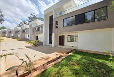 6 Bed Townhouse with En Suite at Old Kitusuru - 3
