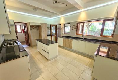 6 Bed Townhouse with En Suite at James Gichuru