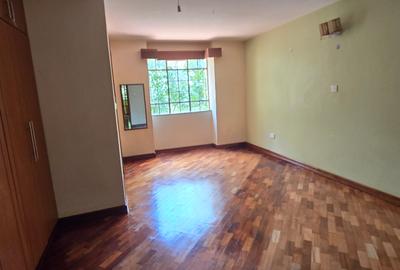 4 Bed Townhouse with En Suite at Lavington Road - 3