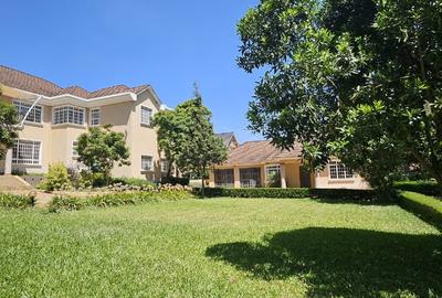 6 Bed House with En Suite in Runda - 4