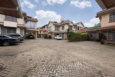 5 Bed Townhouse with En Suite in Lavington - 2