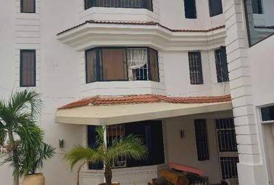 5 Bed House with En Suite in Nyali Area