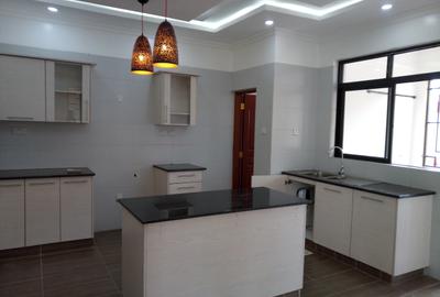 3 Bed Apartment with En Suite at Kilimani Estate Nairobi
