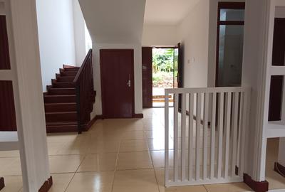 4 Bed Townhouse in Rosslyn - 3