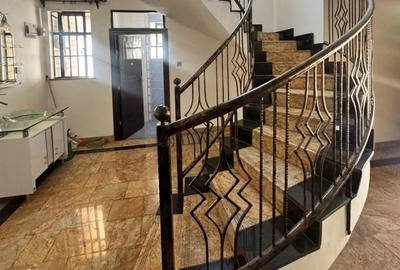 5 Bed Townhouse with En Suite at Convent Drive - 2