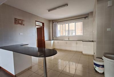 3 Bed Apartment with En Suite at Brookside Drive - 4