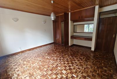 4 Bed Apartment with En Suite in Riverside