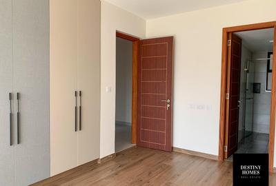 3 Bed Apartment with En Suite in Westlands Area - 4