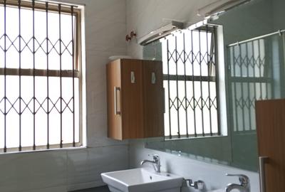 5 Bed Townhouse with En Suite in Lavington - 3