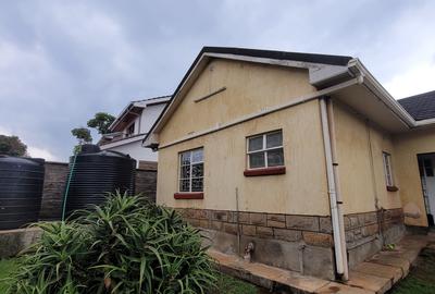 5 Bed House with En Suite at Mountain View Estate - 2
