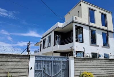 3 Bed Villa with En Suite in Syokimau