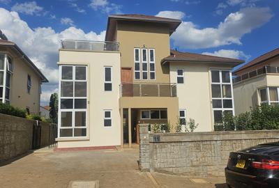 4 Bed Townhouse with En Suite in Kiambu Road