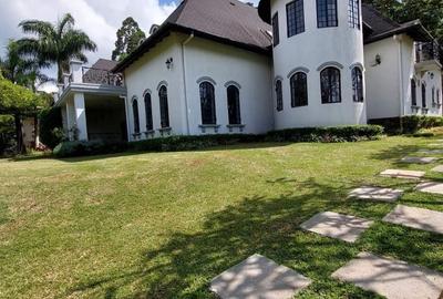 6 Bed House with En Suite in Kitisuru