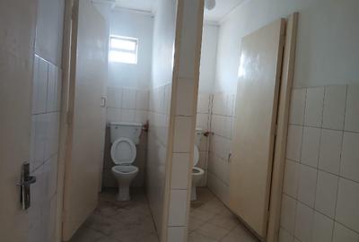 10,497 ft² Warehouse with Backup Generator in Industrial Area - 4