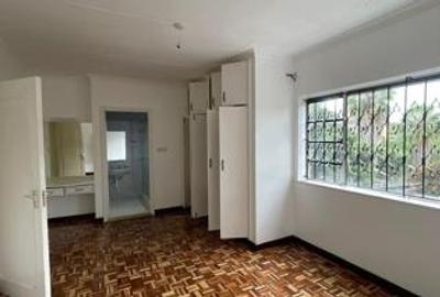 4 Bed Townhouse with En Suite at Lavington