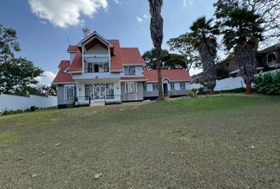 5 Bed House with En Suite at Runda - 2