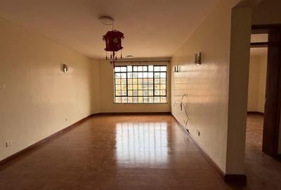 3 Bed Apartment with En Suite in Riverside