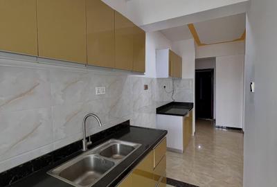 2 Bed Apartment with En Suite in Kilimani - 4