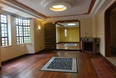 5 Bed House with En Suite in Runda